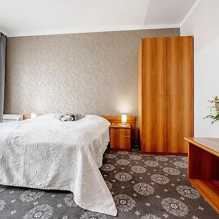 City Hotel