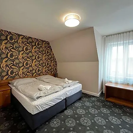 City Hotel Отель