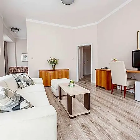 Отель City Hotel 3*
