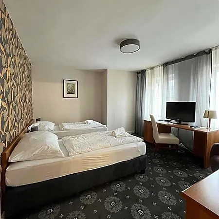 City Hotel