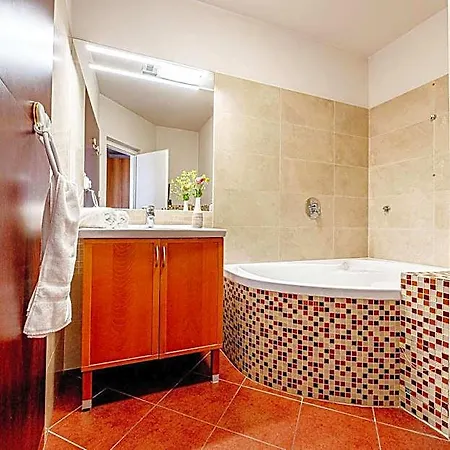 City Hotel