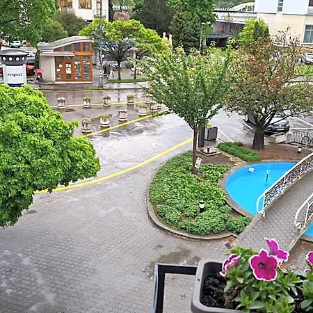 City Hotel
