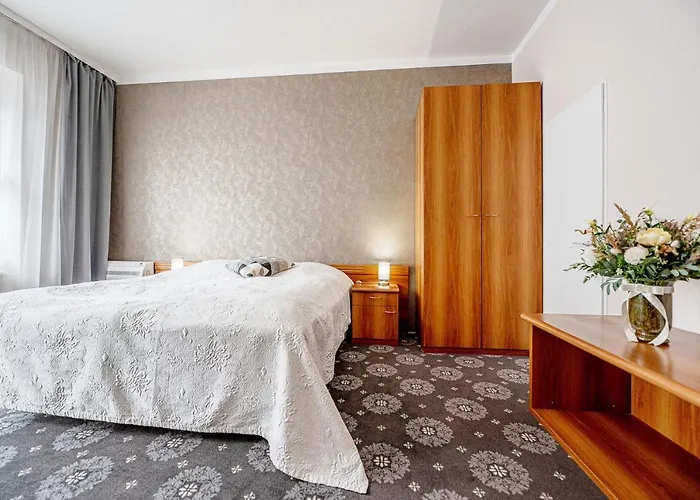 City Hotel