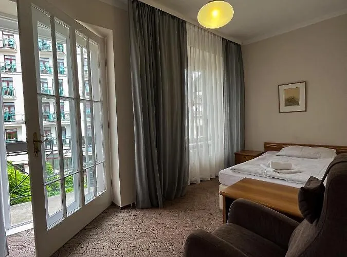 City Hotel 3*